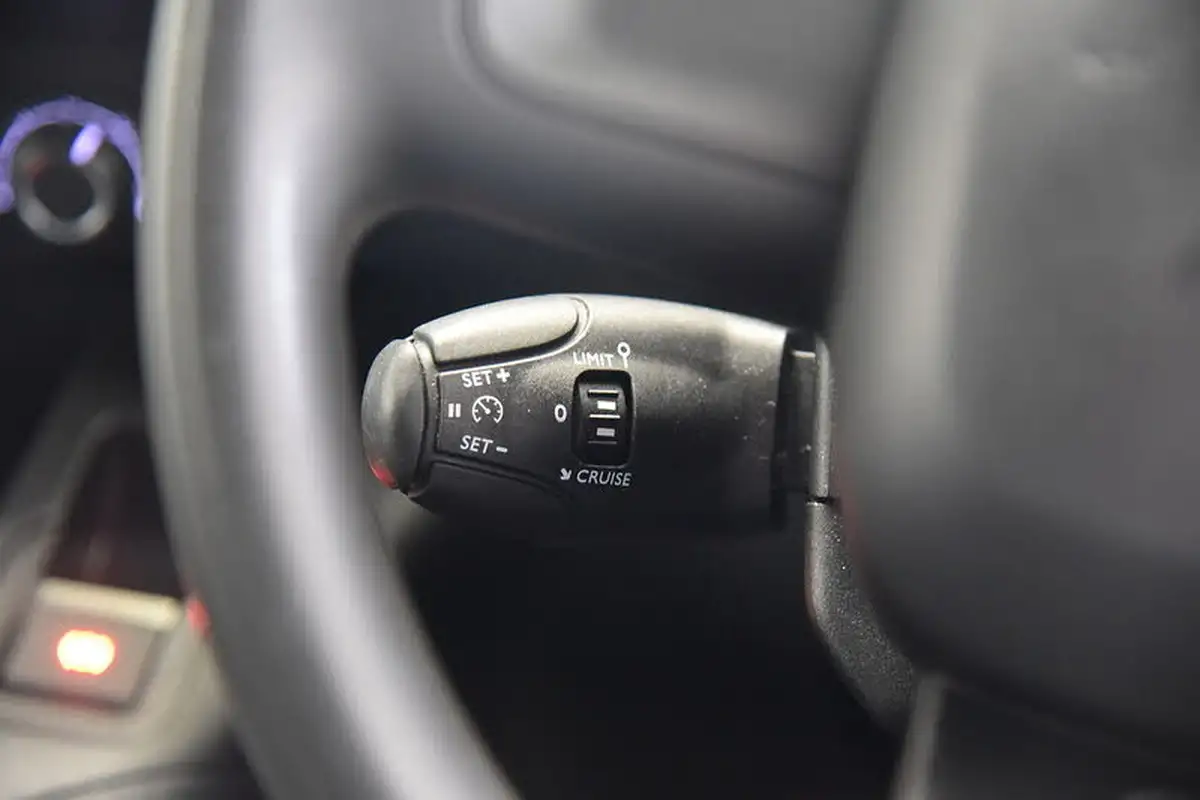2020-citroen-berlingo-15bluehdi-1000-enterprise-100pseu6dt-e-ss-panel-big-16