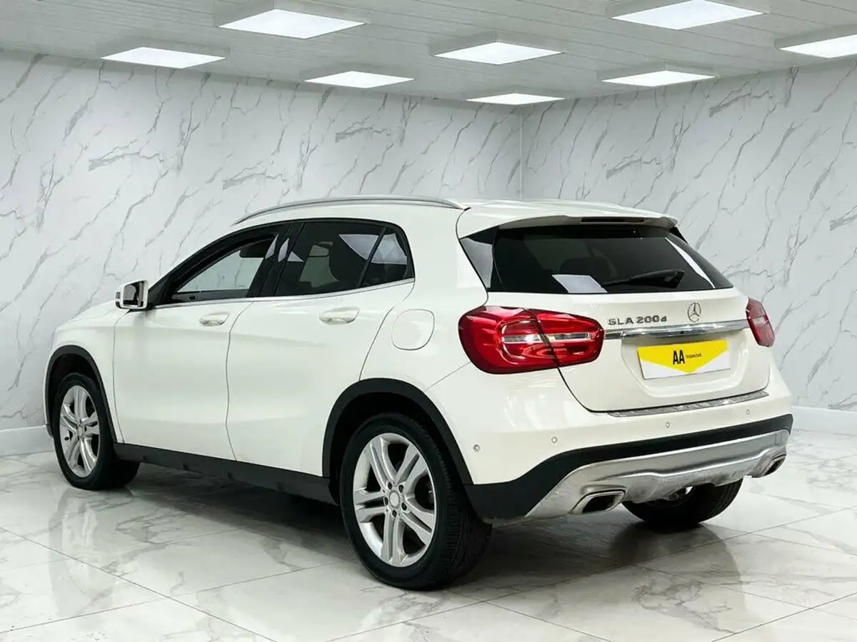 2017-mercedes-benz-gla-class-21d-gla-200d-sport-premiumss-7g-dct-big-10