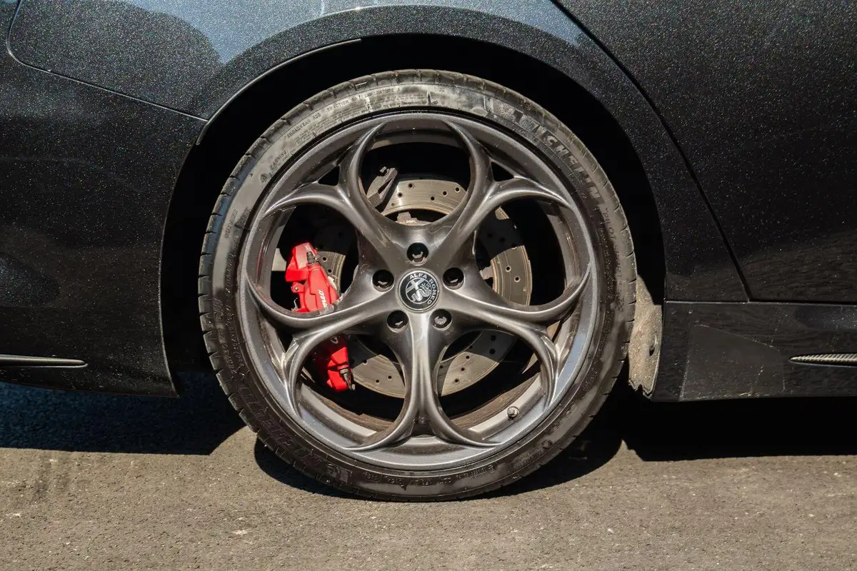 2020-alfa-romeo-giulia-29-biturbo-quadrifoglio-ss-big-39