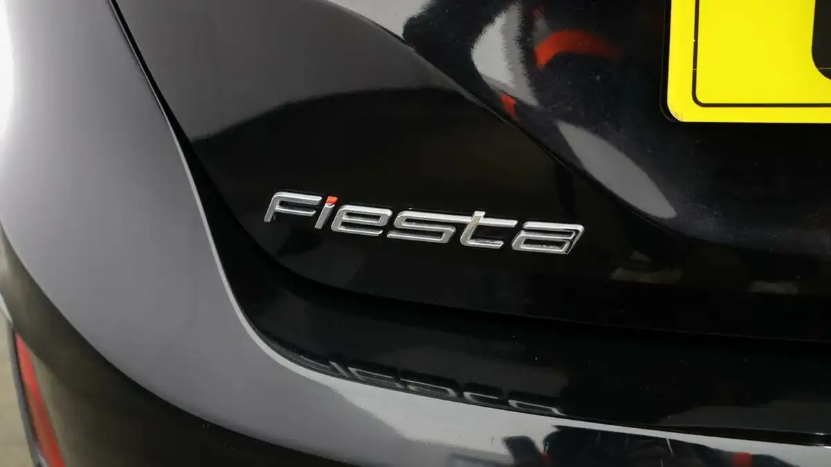 2018-ford-fiesta-10t-st-line-140ps-3d-big-19
