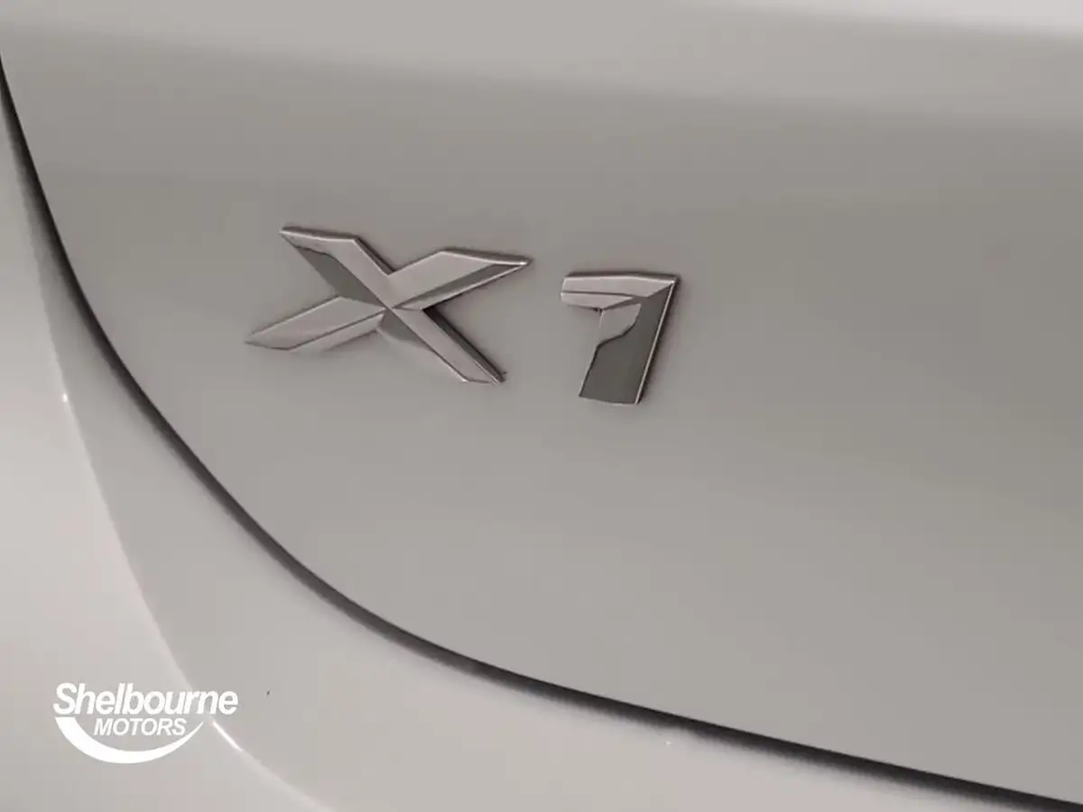 2021-bmw-x1-15-sdrive18i-xline-big-25