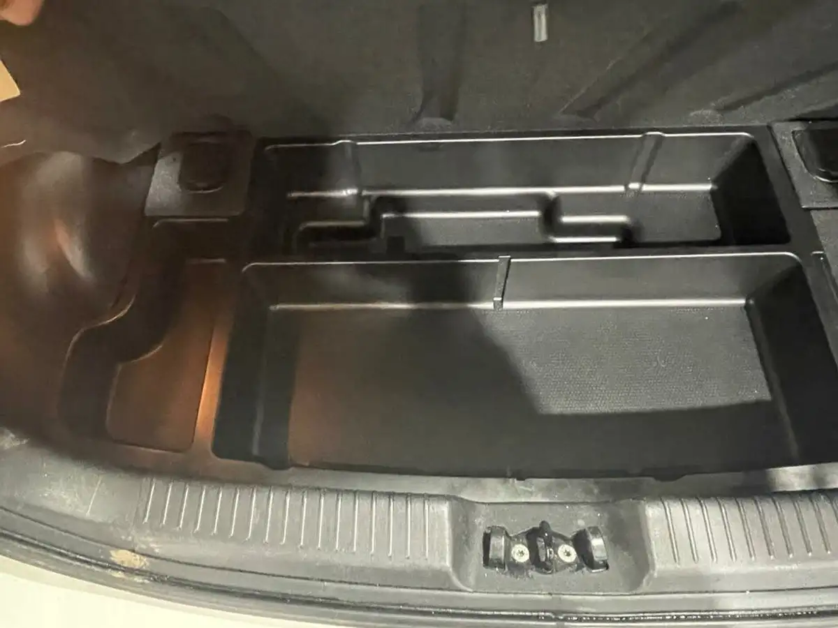 2013-hyundai-i10-12-active-big-21
