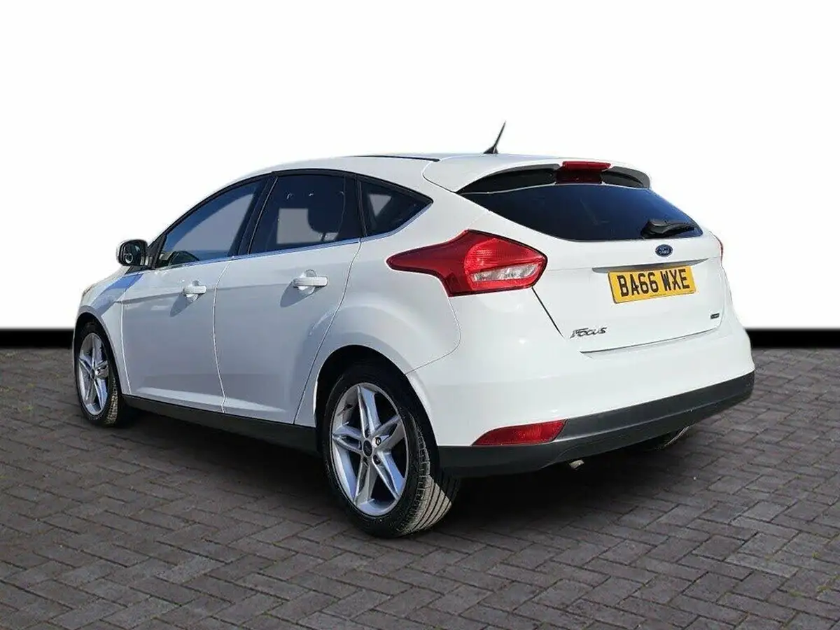 2017-ford-focus-10t-zetec-edition-100ps-hatchback-big-6