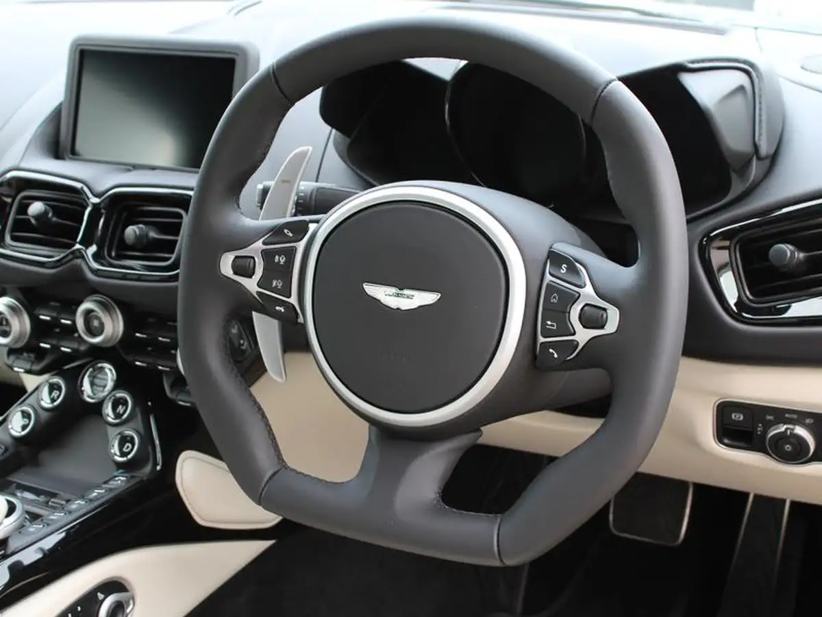 2024-aston-martin-vantage-40-v8-vantage-roadster-auto-big-8