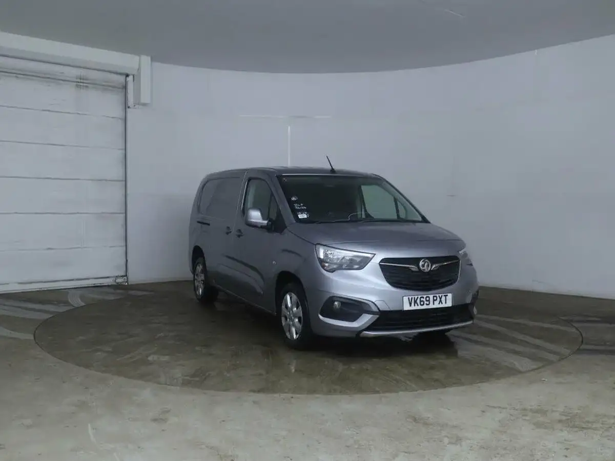 2019-vauxhall-combo-15cdti-le-nav-2300-100pseu6d-t-l2h1-big-1
