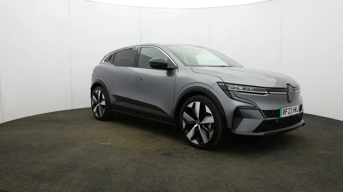 2023-renault-megane-e-tech-e-techno-big-0