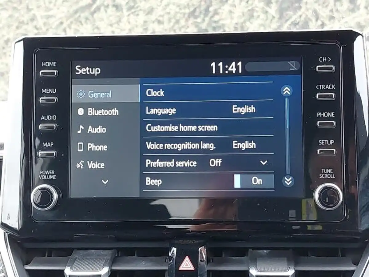 2021-suzuki-swace-18-sz-t-big-12