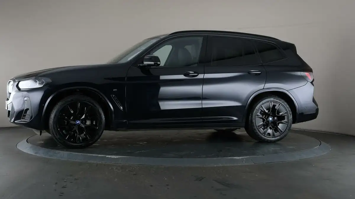 2021-bmw-ix3-e-m-sport-pro-big-32