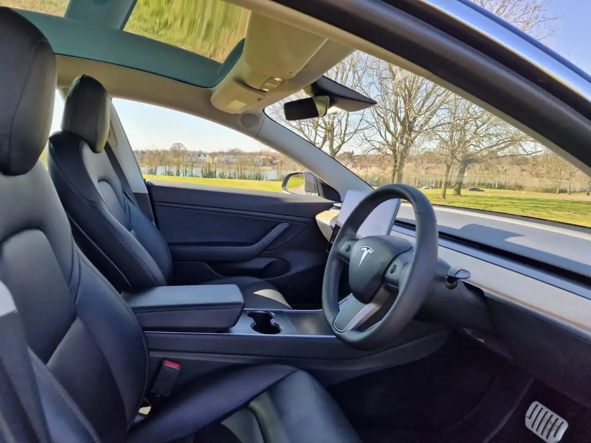 2019-tesla-model-3-e-4x4-performance-pack-big-6