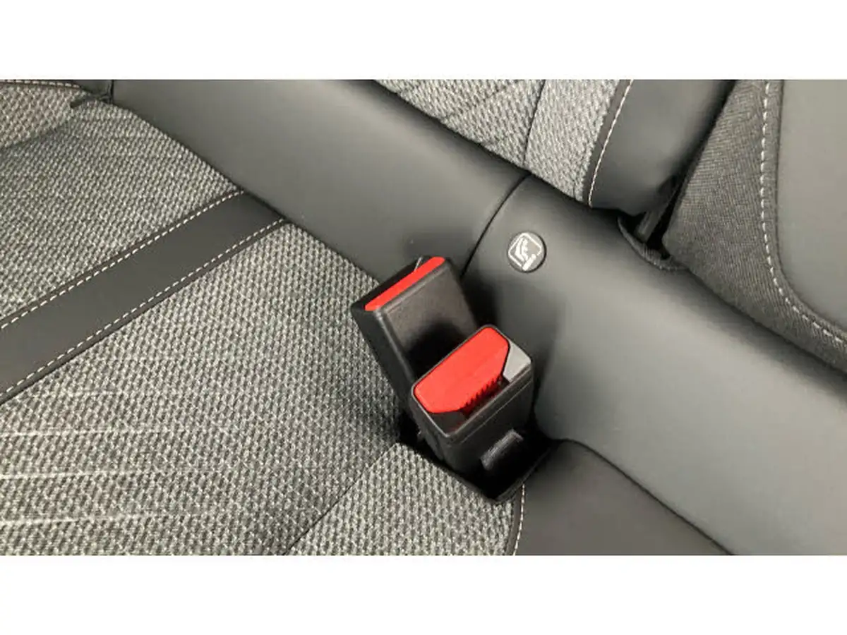 2025-peugeot-2008-suv-12-puretech-allure-130ps-big-16