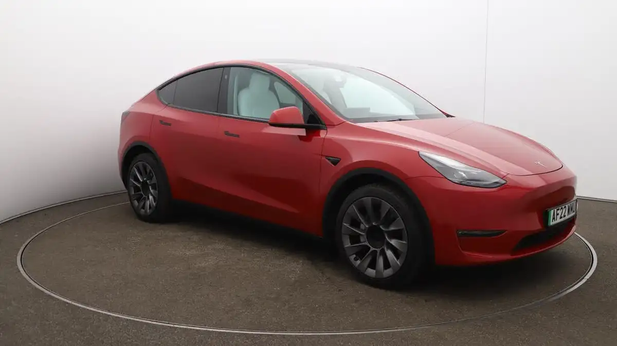 2022-tesla-model-y-e-long-range-big-43