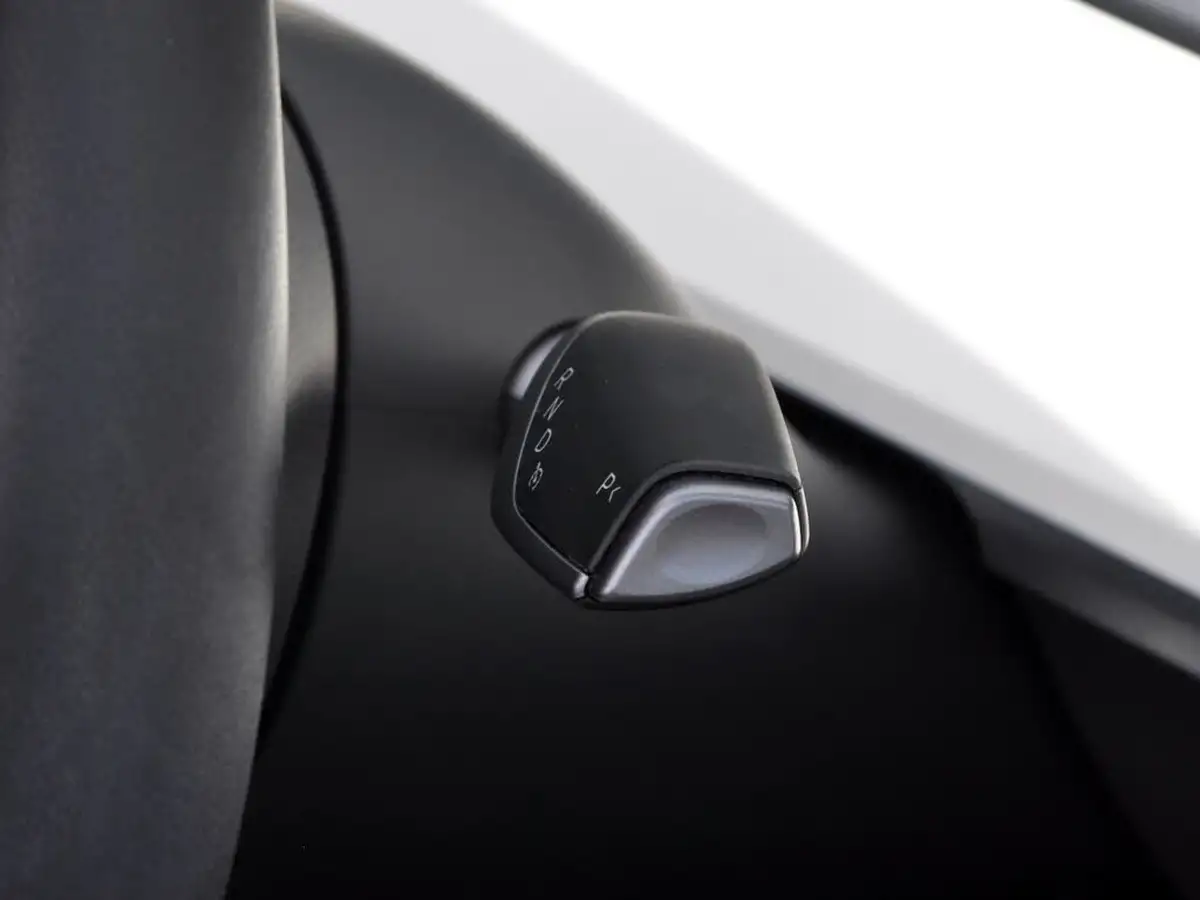 2022-tesla-model-y-e-long-range-big-26