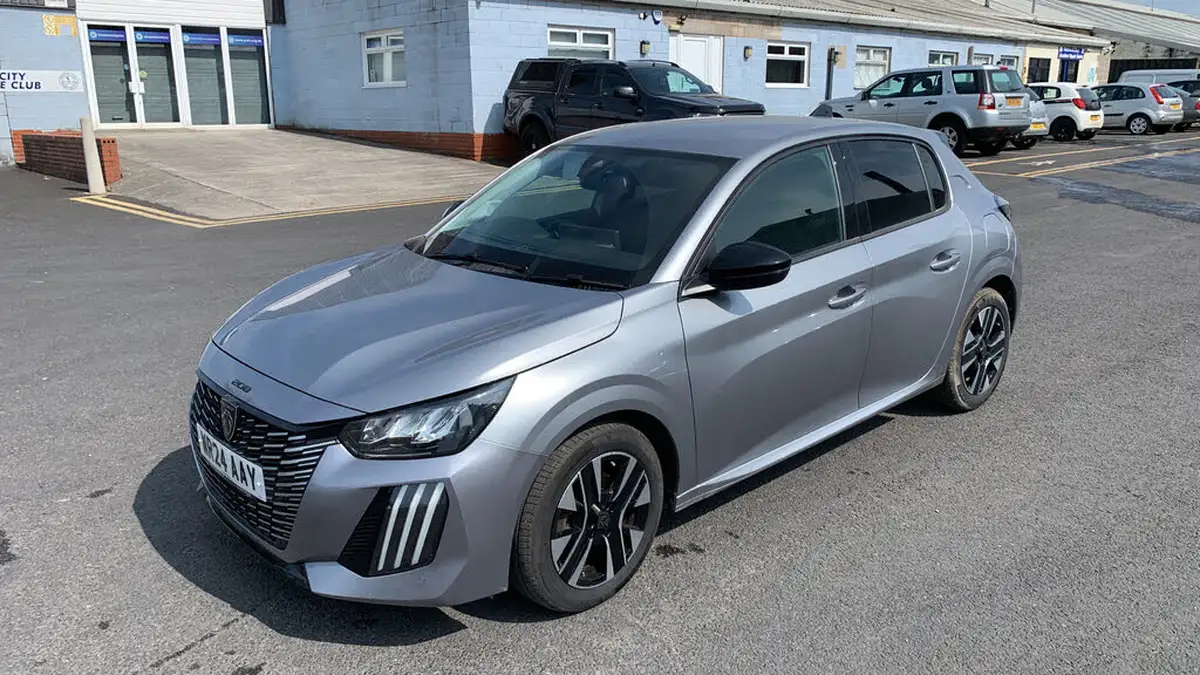 2024-peugeot-208-12-puretech-allure-big-40
