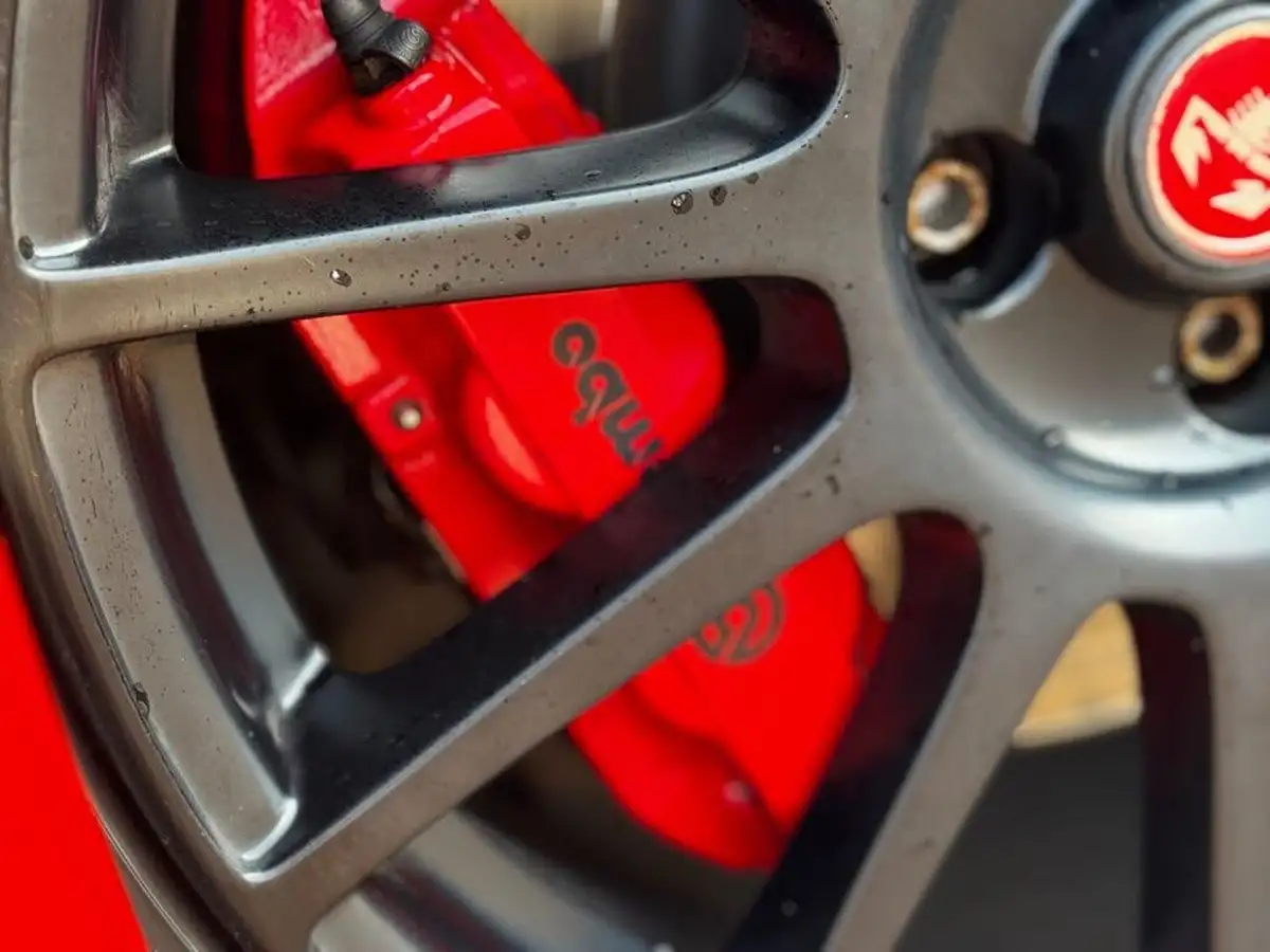 2017-abarth-595-14-tjet-competizione-big-46