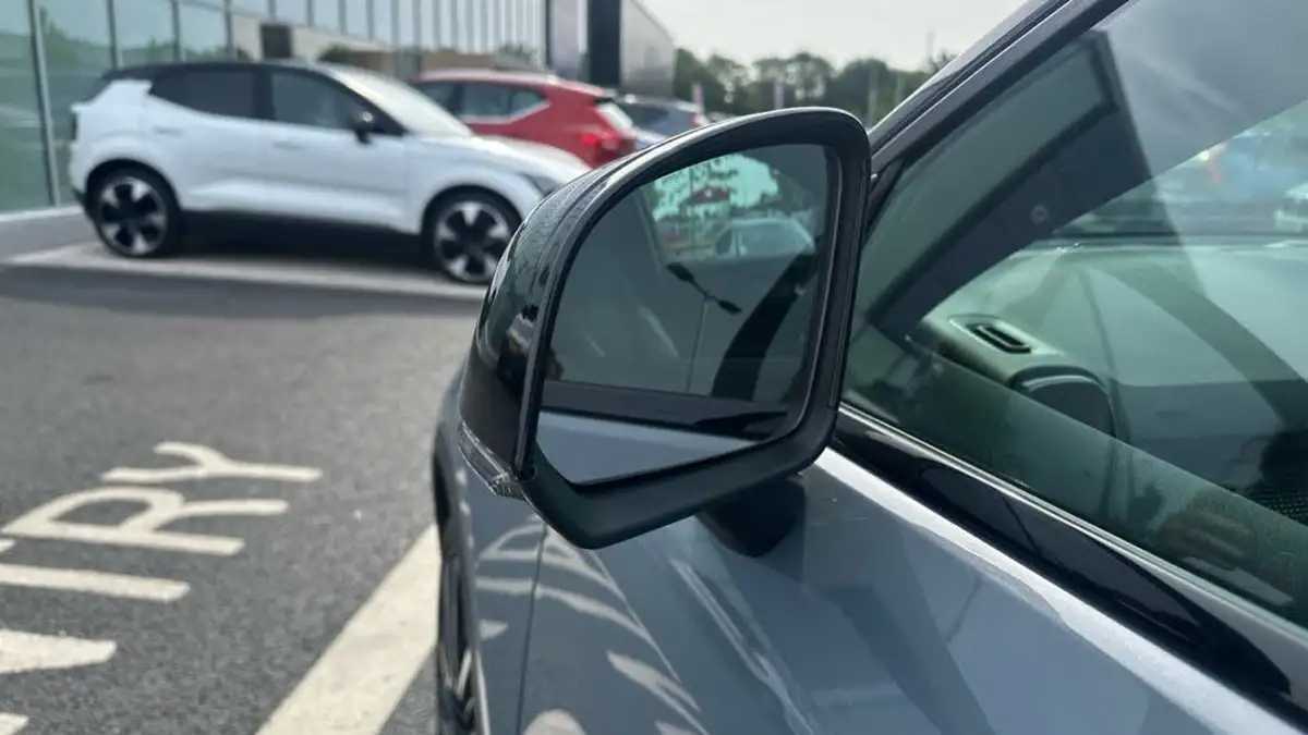 2020-volvo-xc40-20td-d4-r-design-big-17