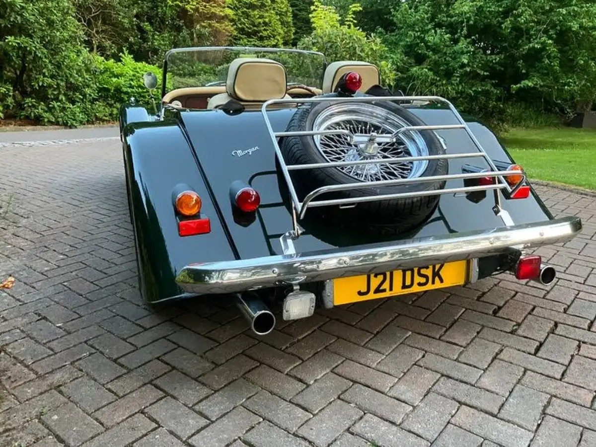 1998-morgan-plus-8-big-23