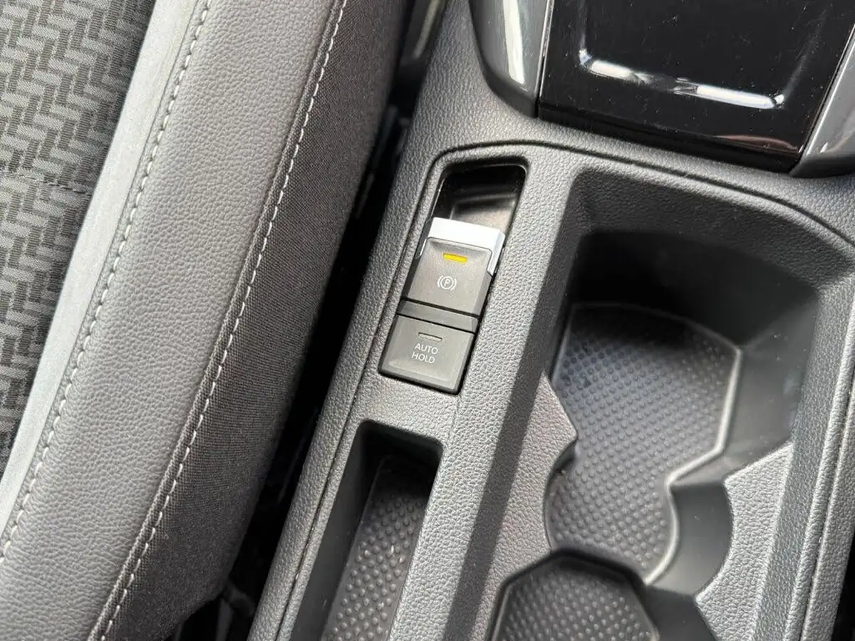 2019-volkswagen-t-roc-16tdi-r-line-big-61