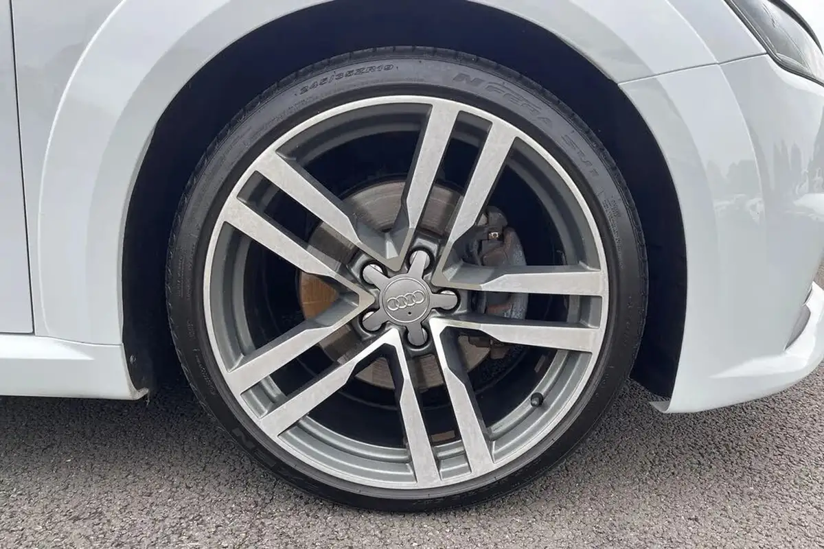 2015-audi-tt-coupe-20-tdi-s-line-big-6