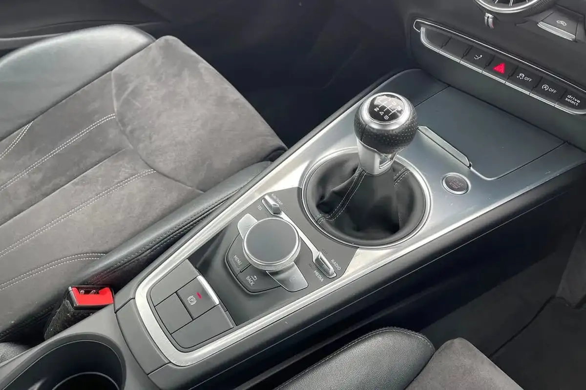 2015-audi-tt-coupe-20-tdi-s-line-big-58