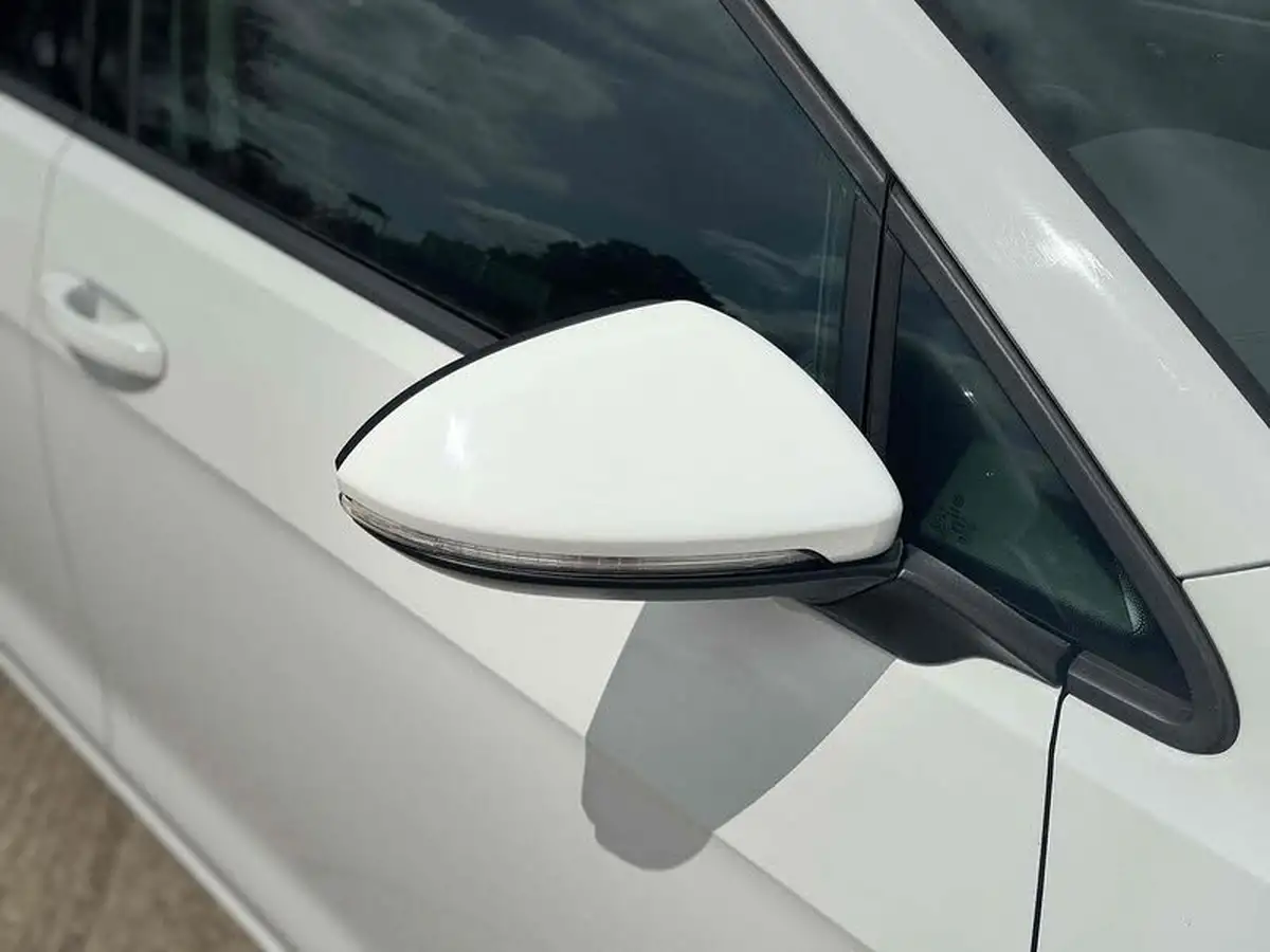 2015-volkswagen-golf-14-match-5d-big-12