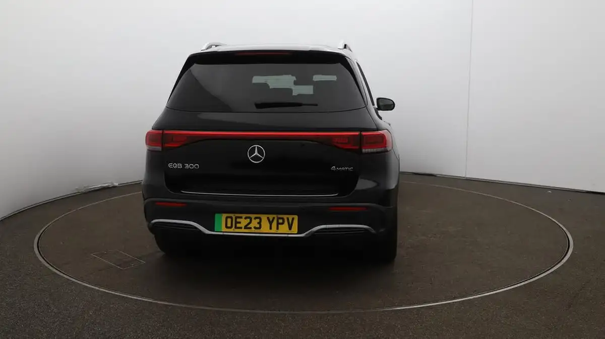 2023-mercedes-benz-eqb-e-300-amg-line-big-56