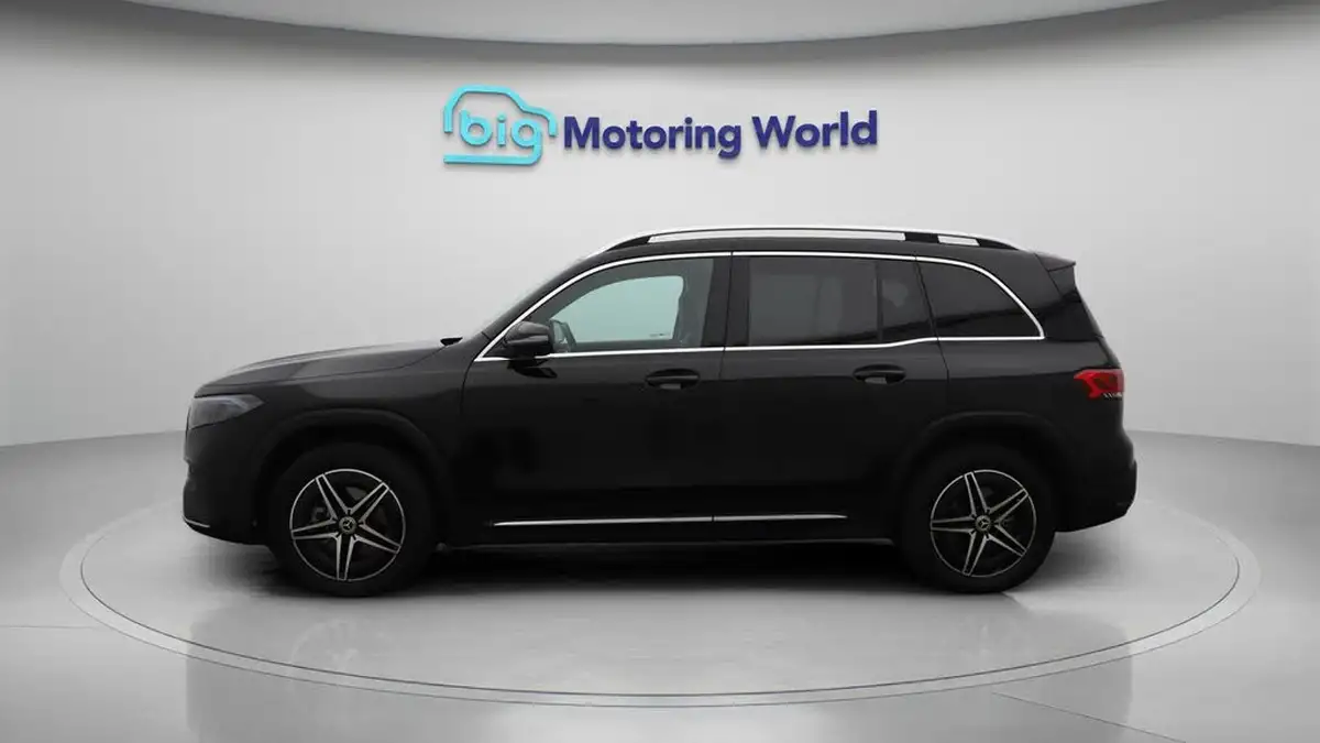 2023-mercedes-benz-eqb-e-300-amg-line-big-4