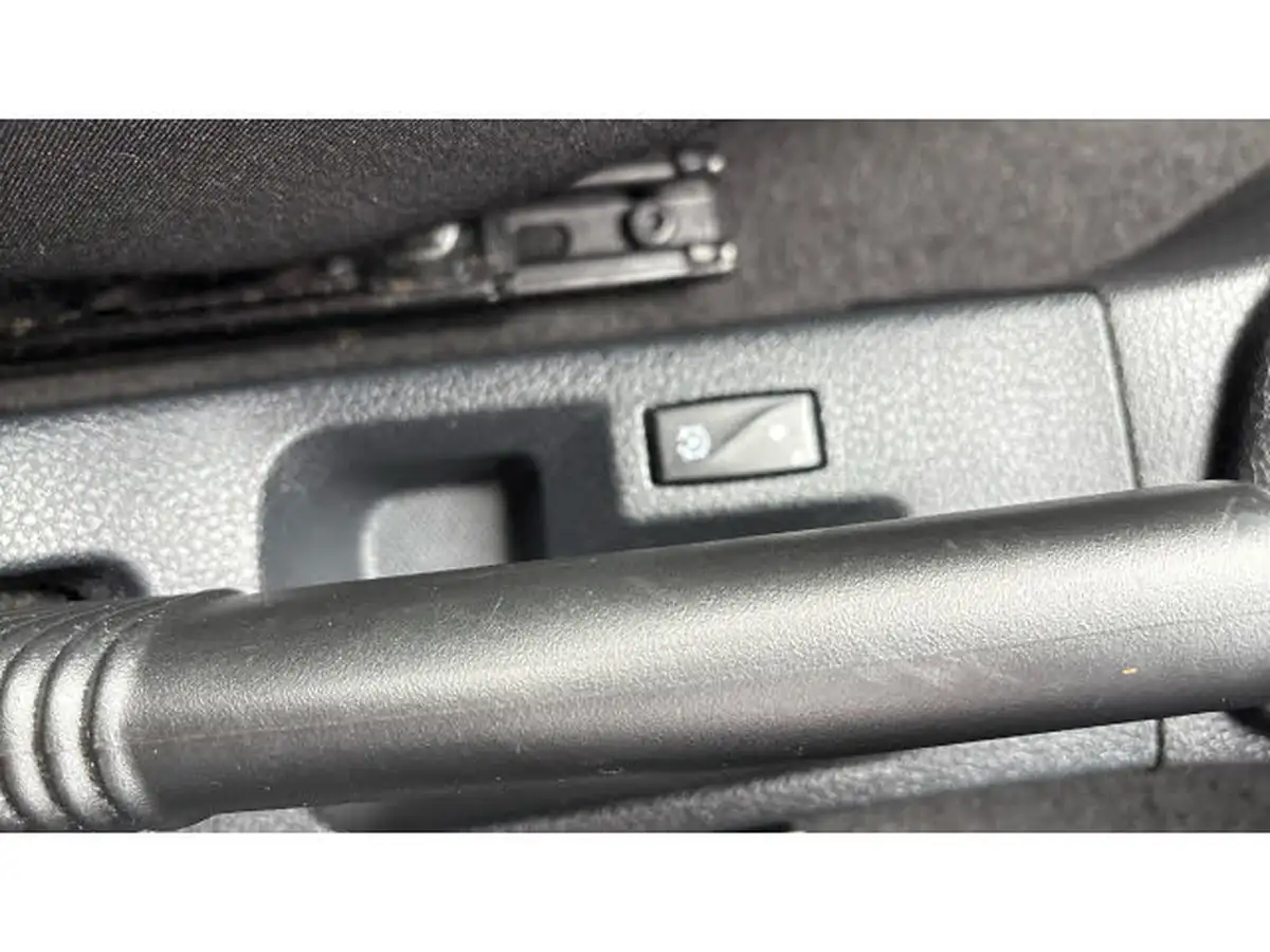 2019-dacia-sandero-10-sce-essential-big-29