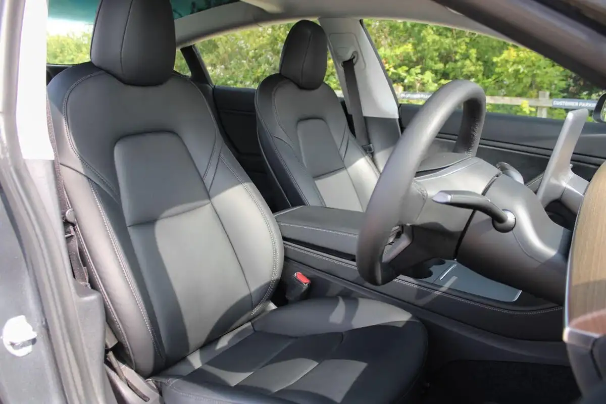 2020-tesla-model-3-e-long-range-big-3
