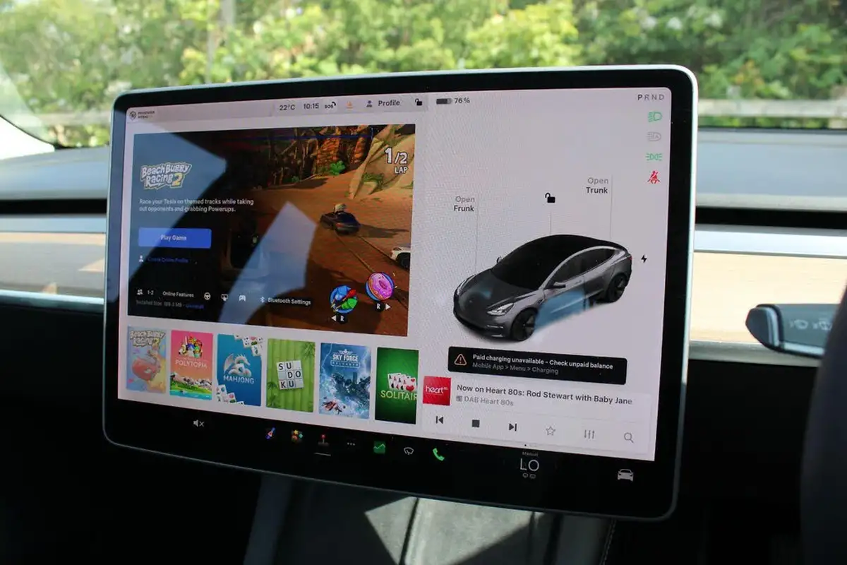 2020-tesla-model-3-e-long-range-big-27