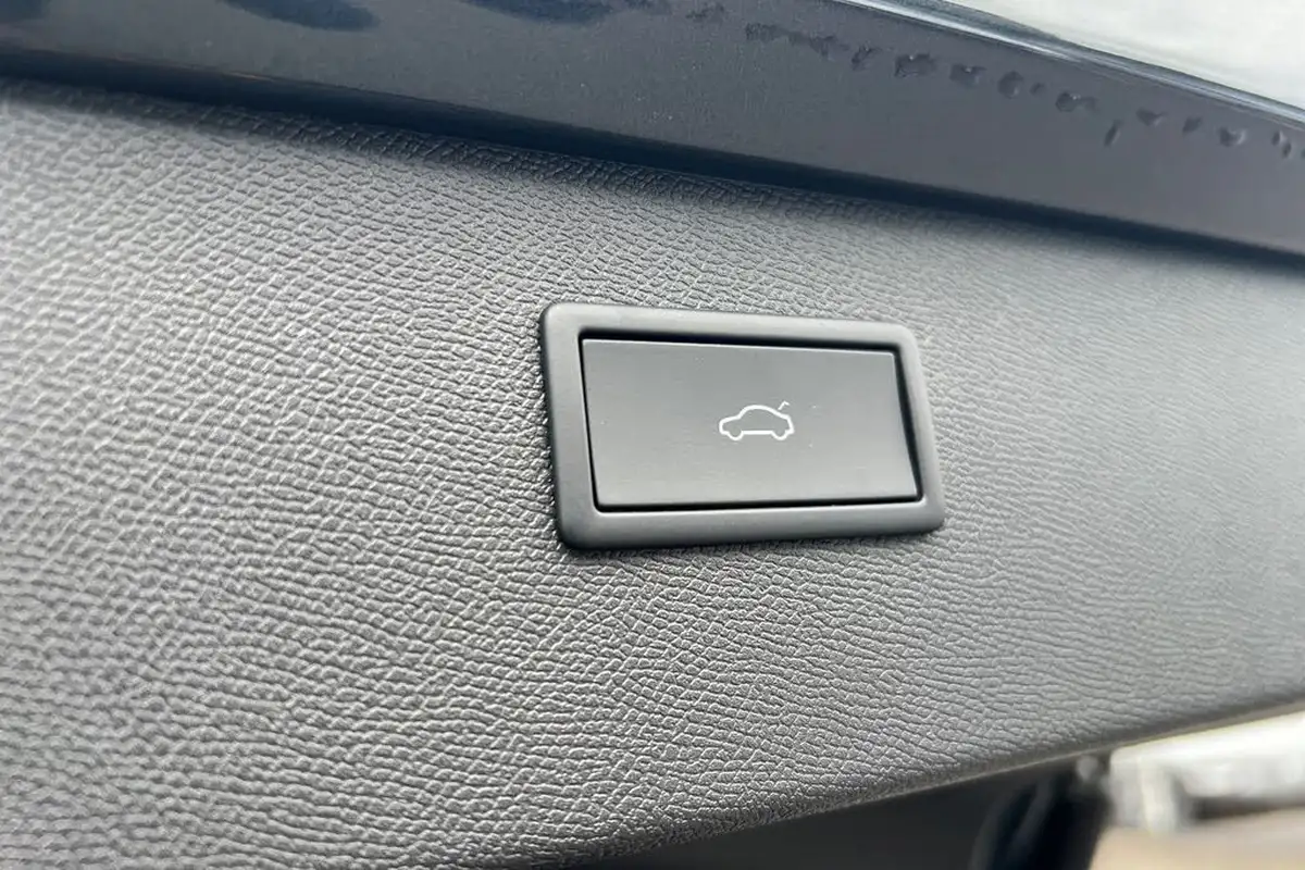 2024-cupra-formentor-15-e-hybrid-vz2-big-16