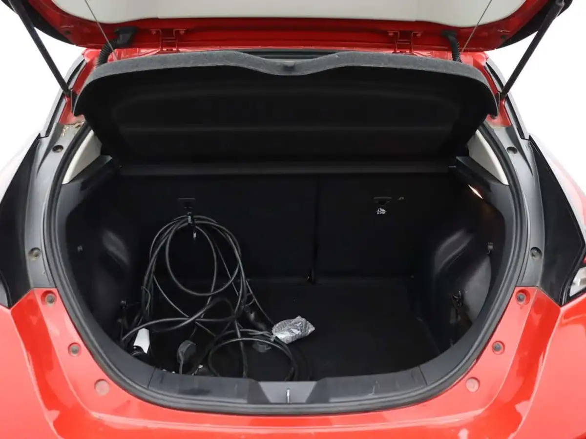 2022-nissan-leaf-e-acenta-39kwh-big-16