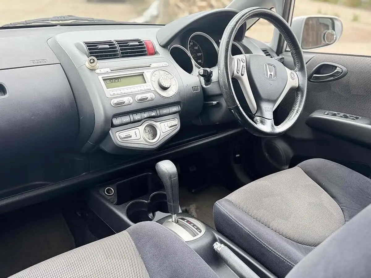 2007-honda-jazz-14-sport-cvt-7-big-13