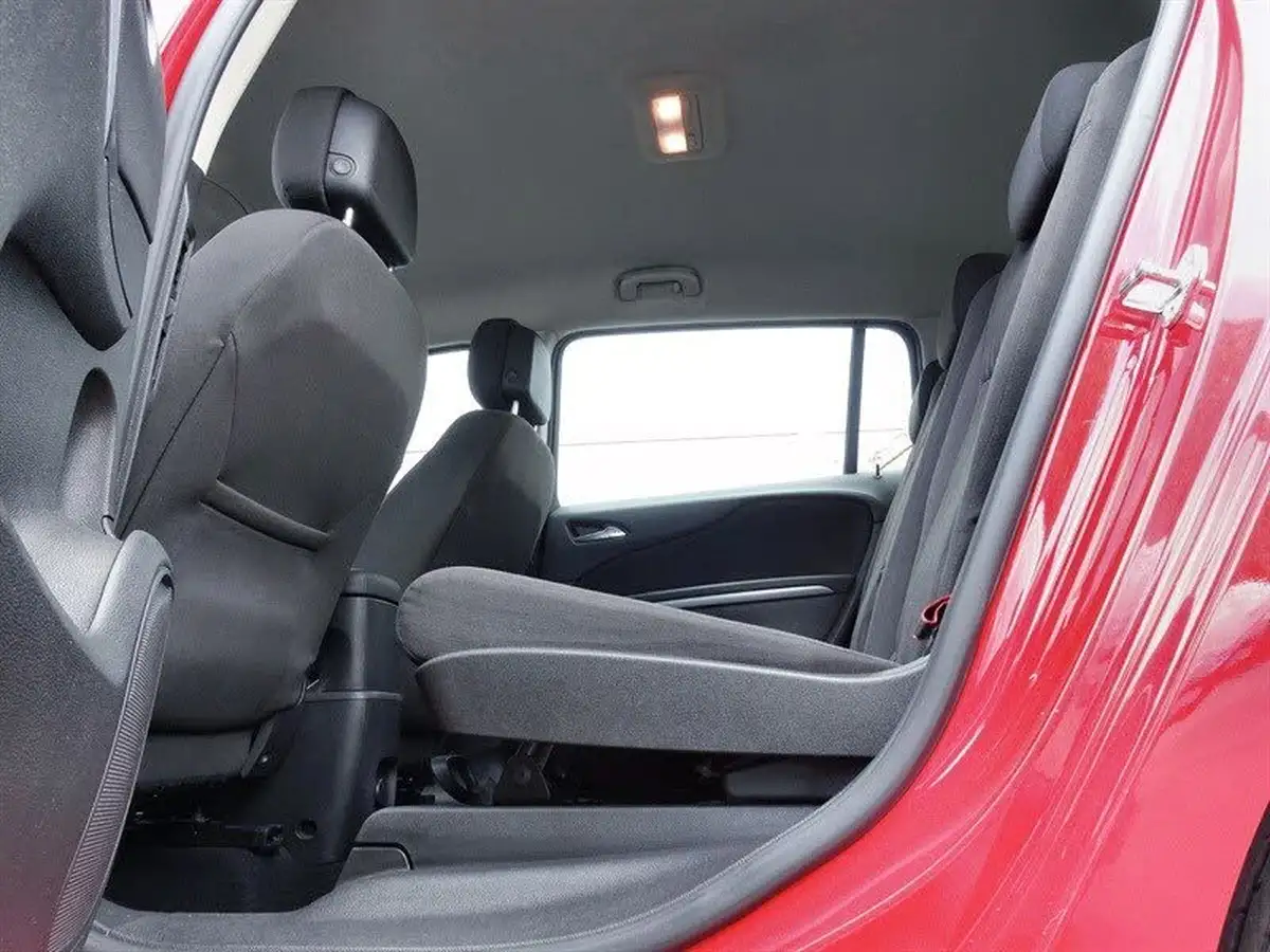 2014-vauxhall-zafira-tourer-14-exclusiv-big-12