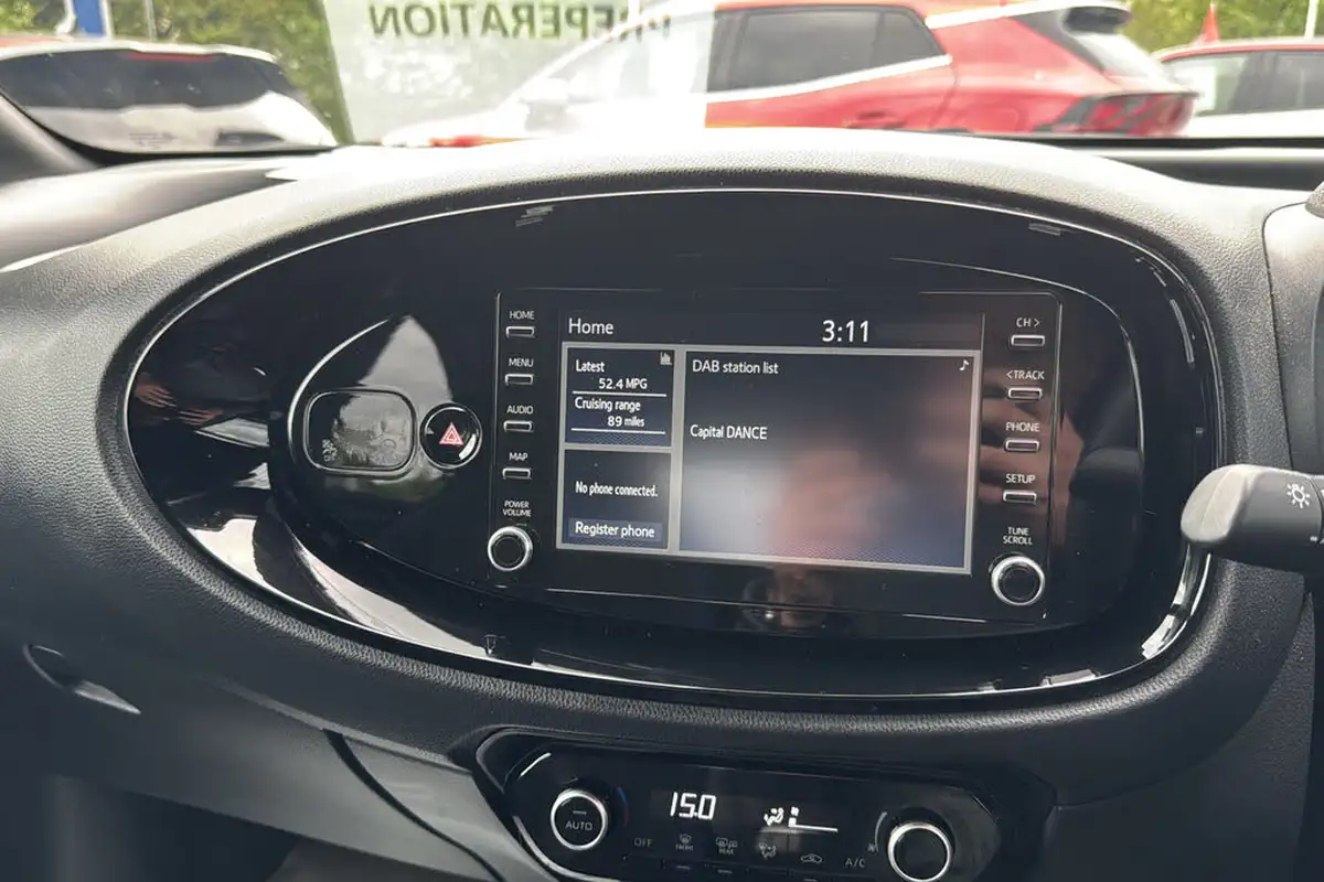 2022-toyota-aygo-x-10-vvt-i-edge-big-27