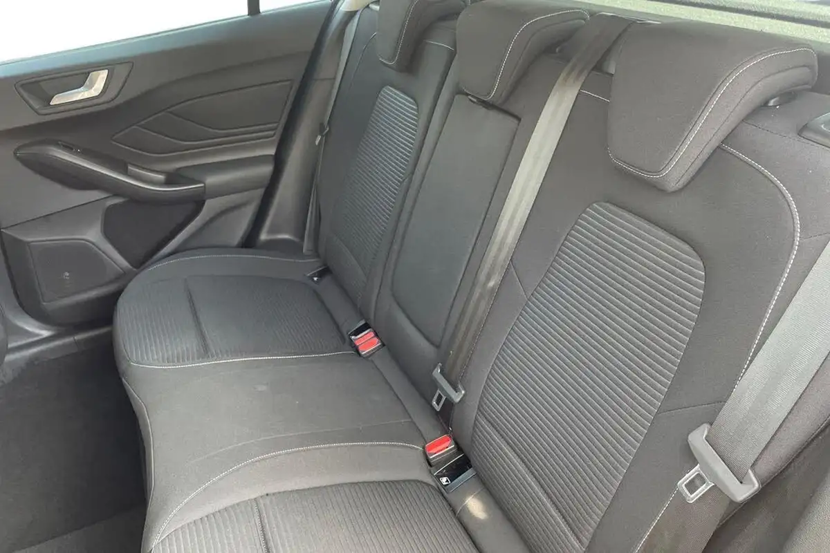 2020-ford-focus-big-20