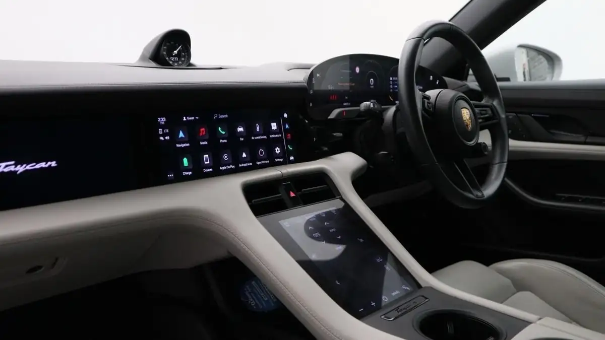 2022-porsche-taycan-e-4-cross-turismo-big-3
