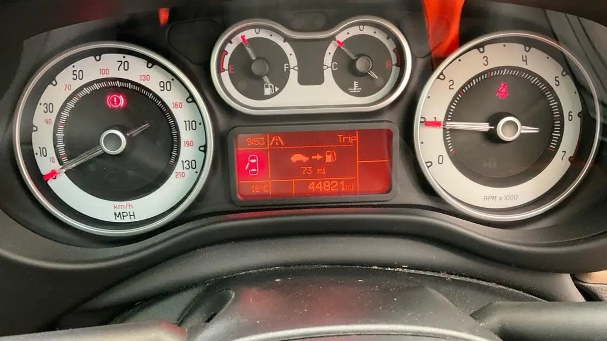 2013-fiat-500l-09-lounge-big-3