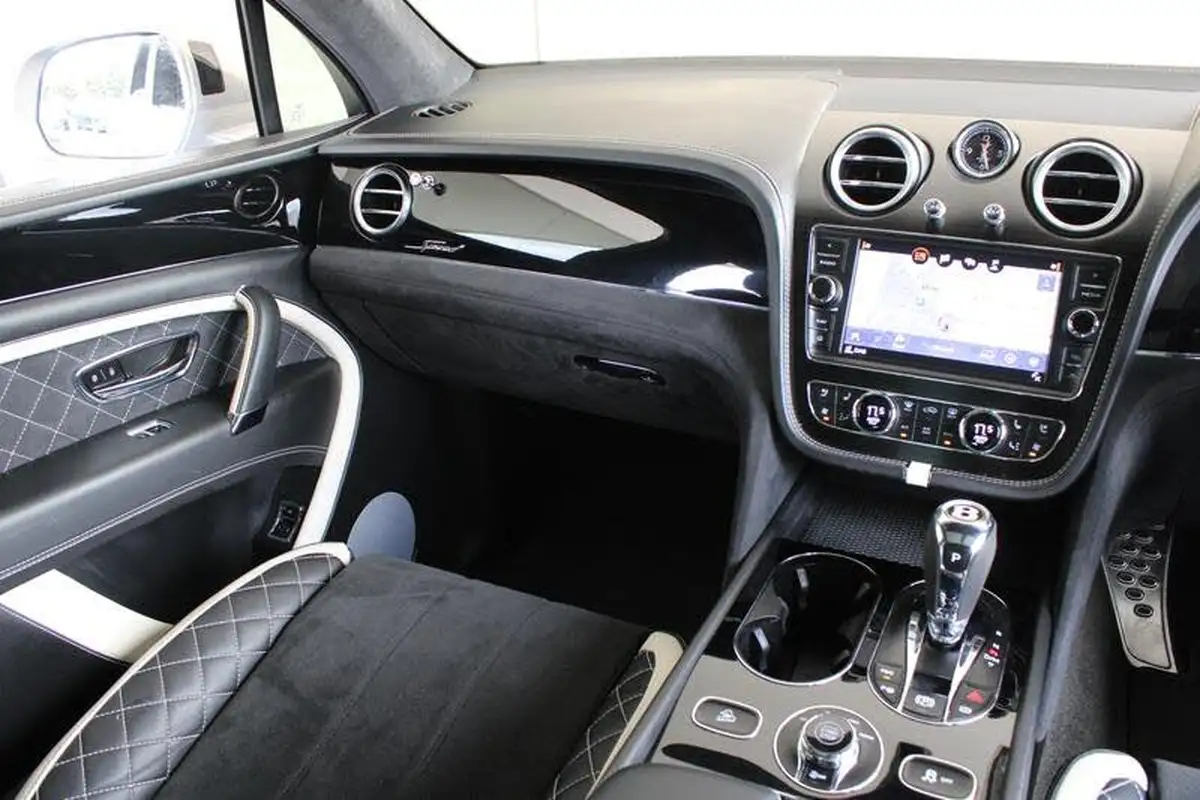 2019-bentley-bentayga-60-w12-speed-big-30