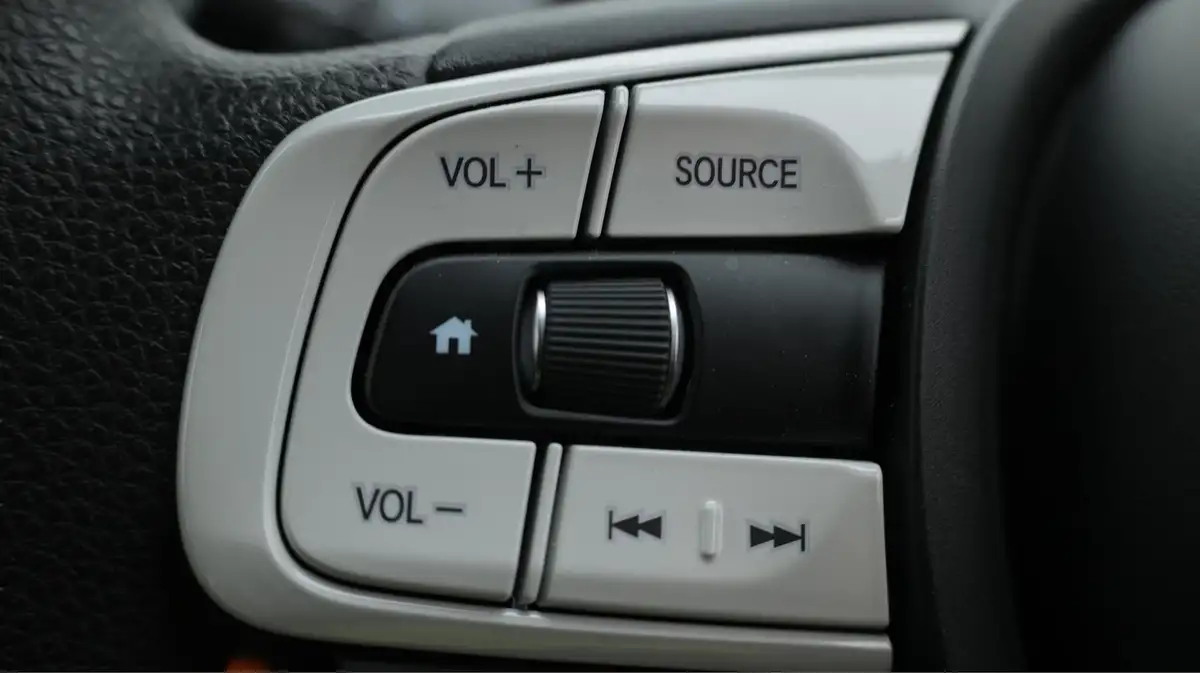2021-honda-jazz-15-i-mmd-se-109ps-big-23