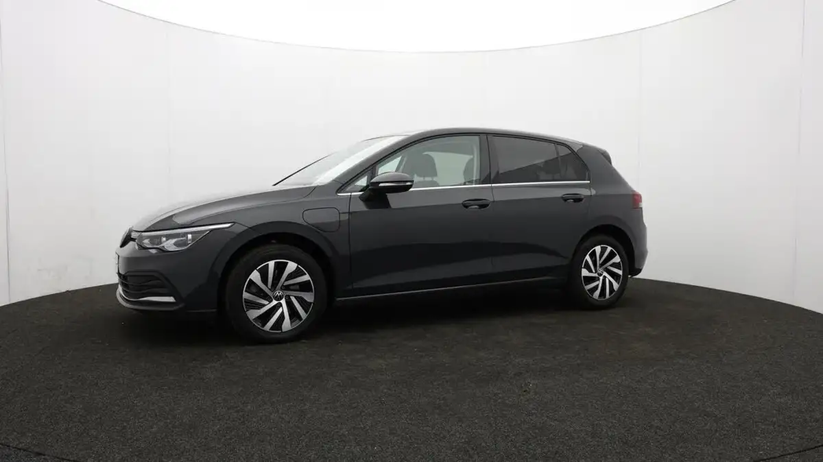 2023-volkswagen-golf-14-tsi-ehybrid-style-big-58