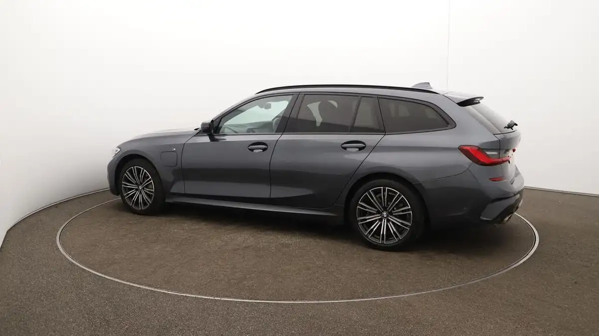 2021-bmw-3-series-20-330e-m-sport-touring-5d-big-48