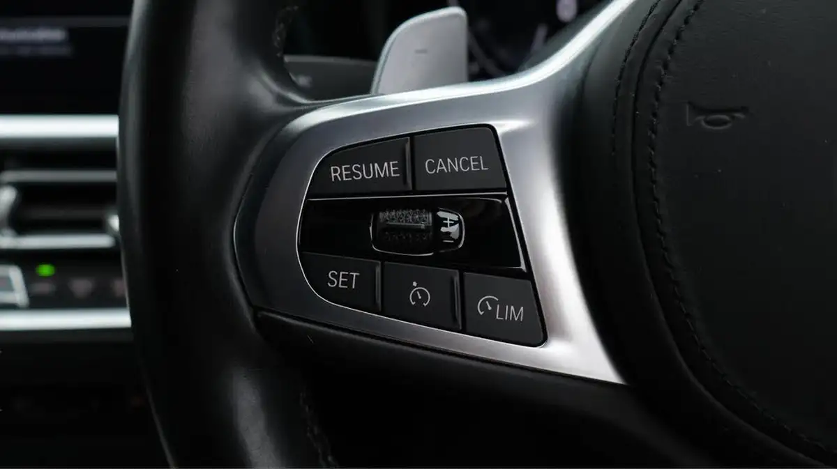 2021-bmw-3-series-20-330e-m-sport-touring-5d-big-24