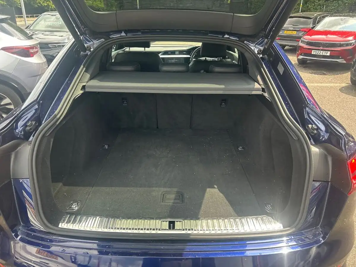 2021-audi-e-tron-55e-s-line-sportback-big-10
