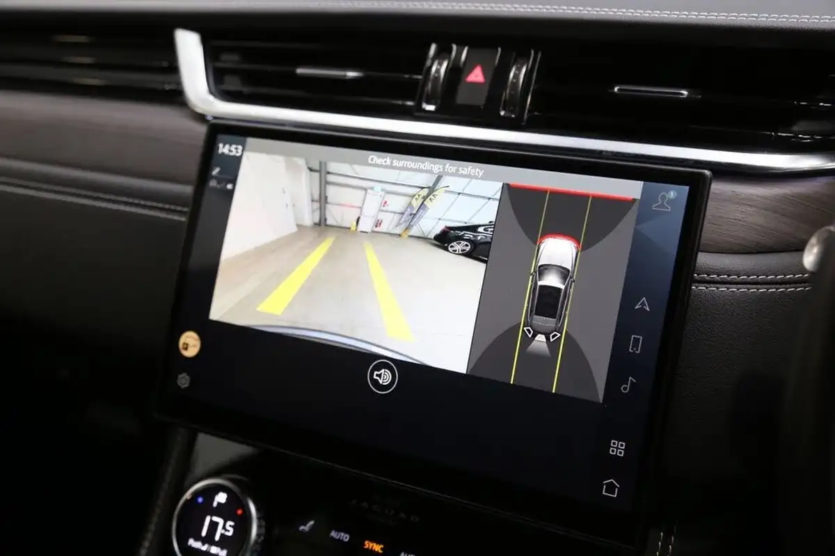 2022-jaguar-f-pace-20-d200-r-dynamic-s-big-11