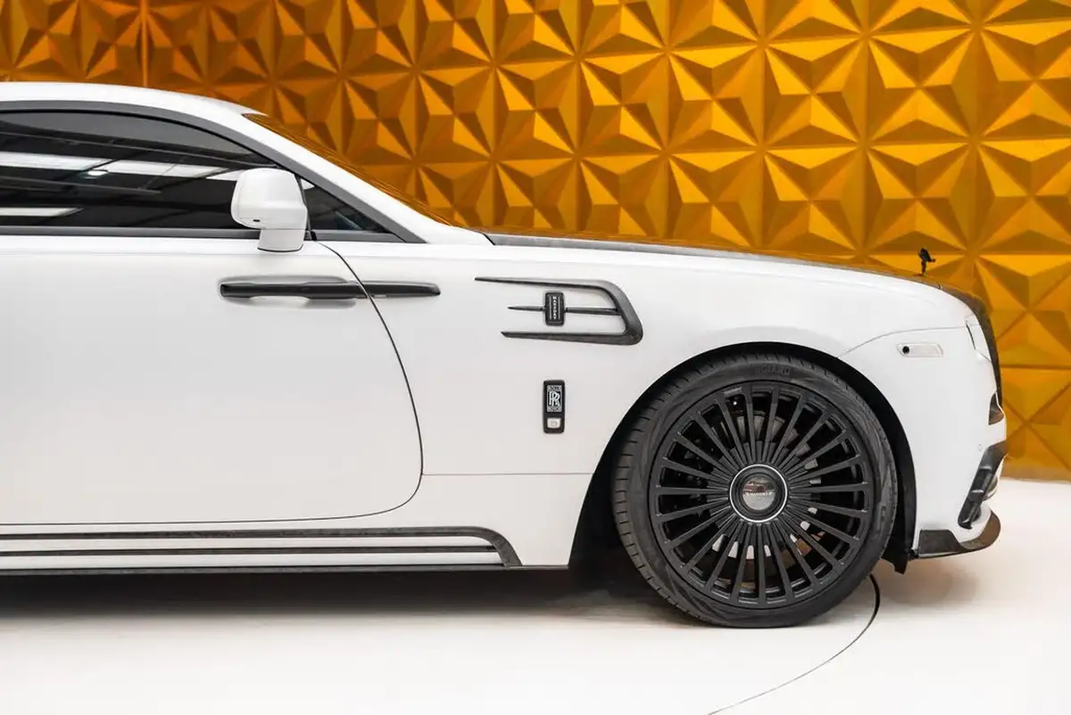 2024-rolls-royce-wraith-66-big-23