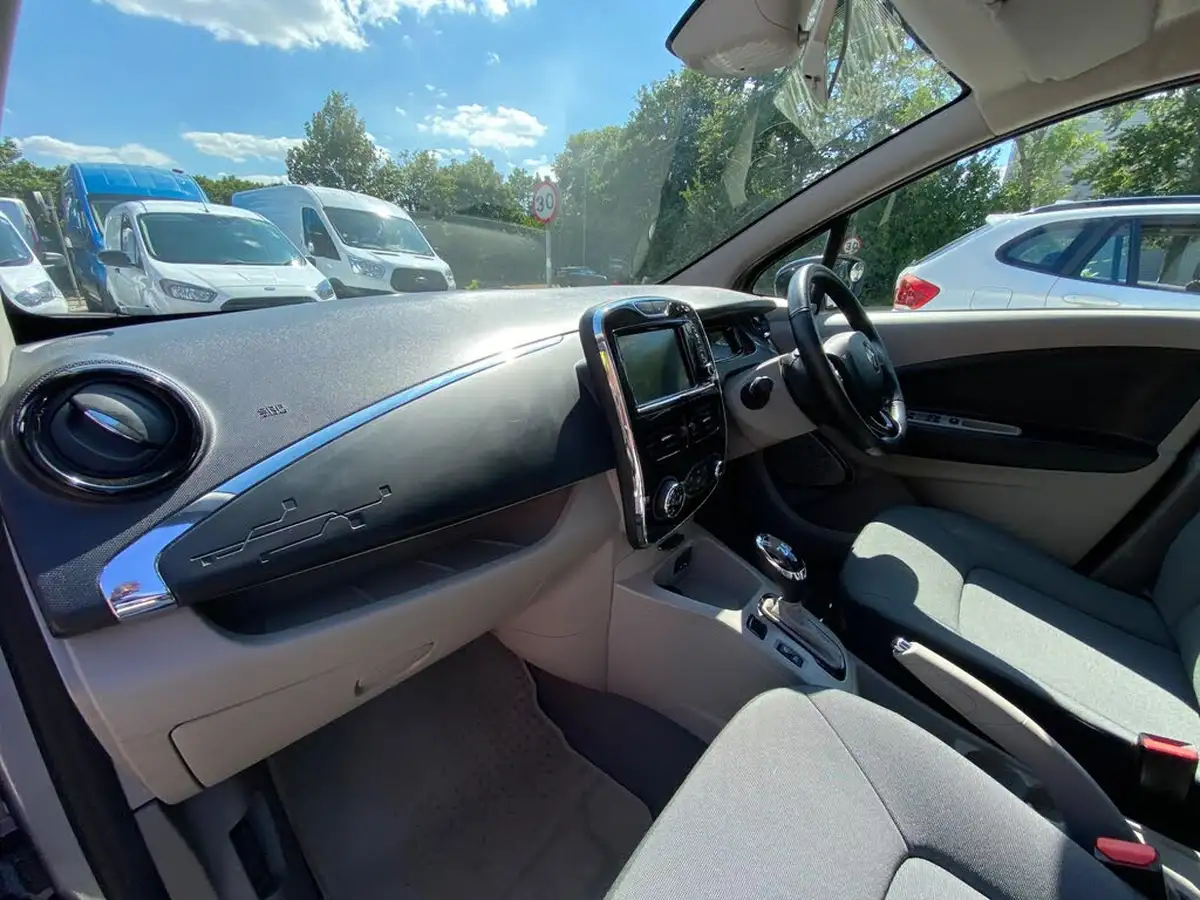 2018-renault-zoe-e-dynamique-nav-rapid-charge-big-54
