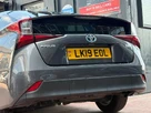 2019-toyota-prius-small-18