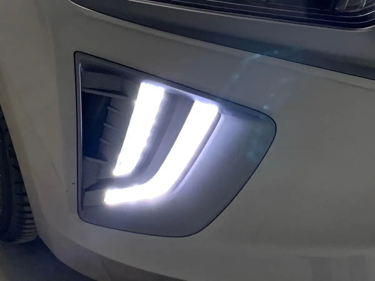 2021-hyundai-ioniq-e-premium-electric-100kw-big-26