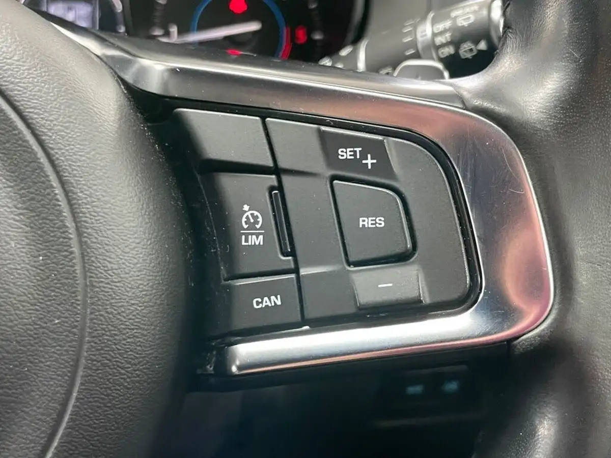 2018-jaguar-f-pace-20-i4d-r-sport-180ps-awd-auto-big-35