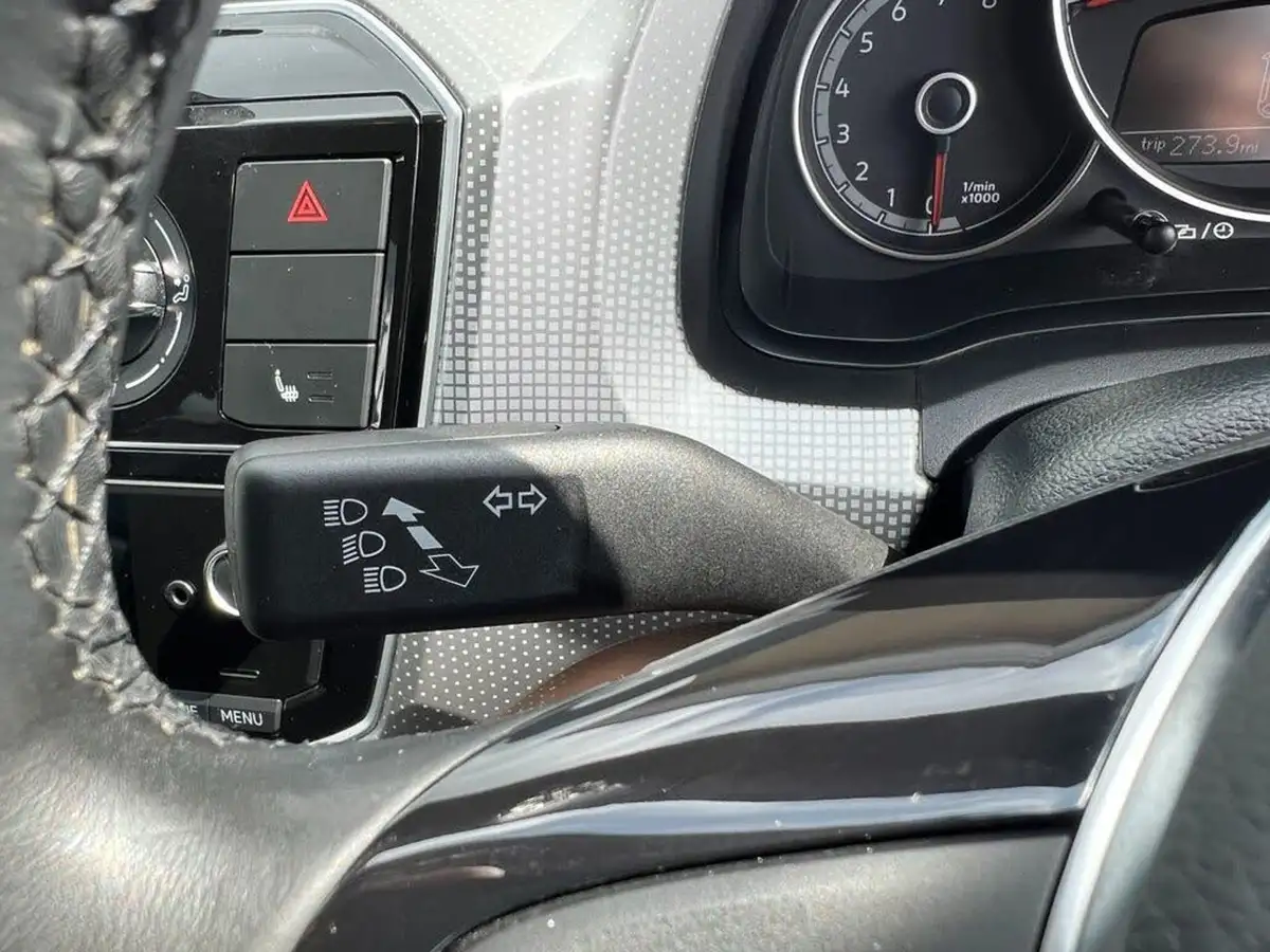 2017-volkswagen-up-10-high-up-75ps-5d-big-29